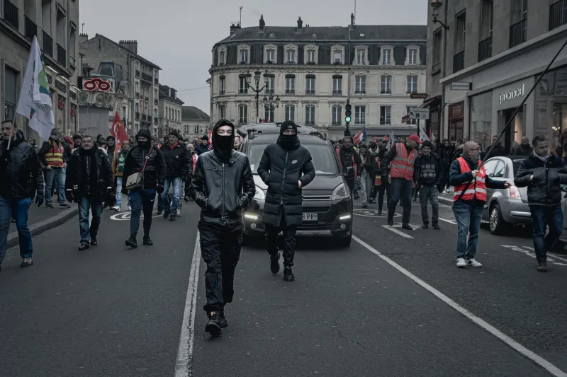 Agir sans se consumer : trouver sa juste place entre geste individuel et transformation collective